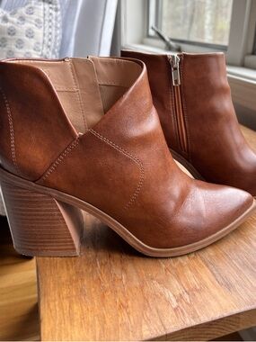 Women's Tan Leather Ankle Booties with Stacked Heel